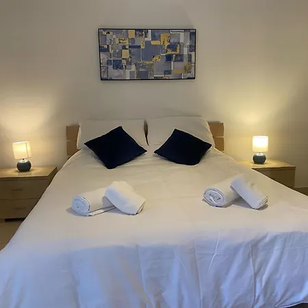 St Julians City & Sea Apartamento *