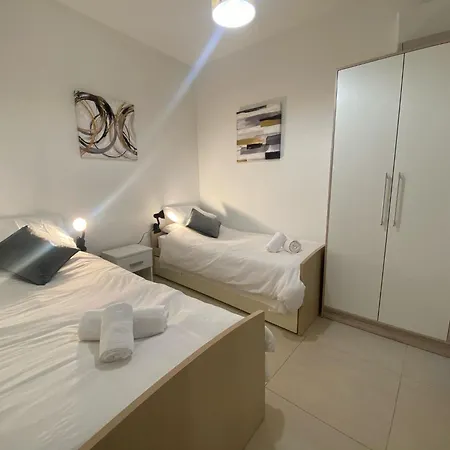St Julians City & Sea Apartamento St. Julian's
