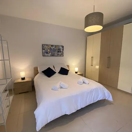 St Julians City & Sea Apartamento *